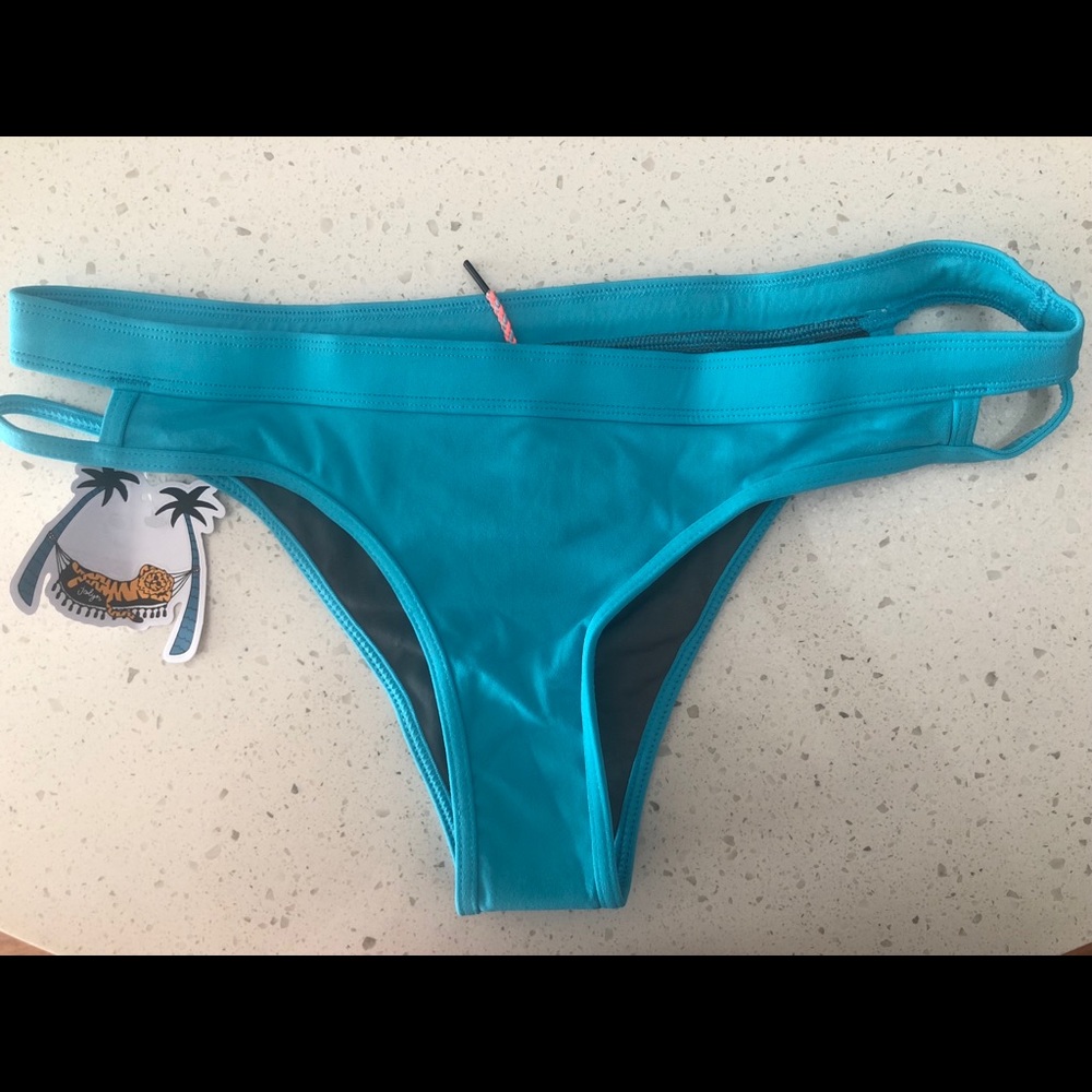 Jolyn Kyle Hawaii Blue